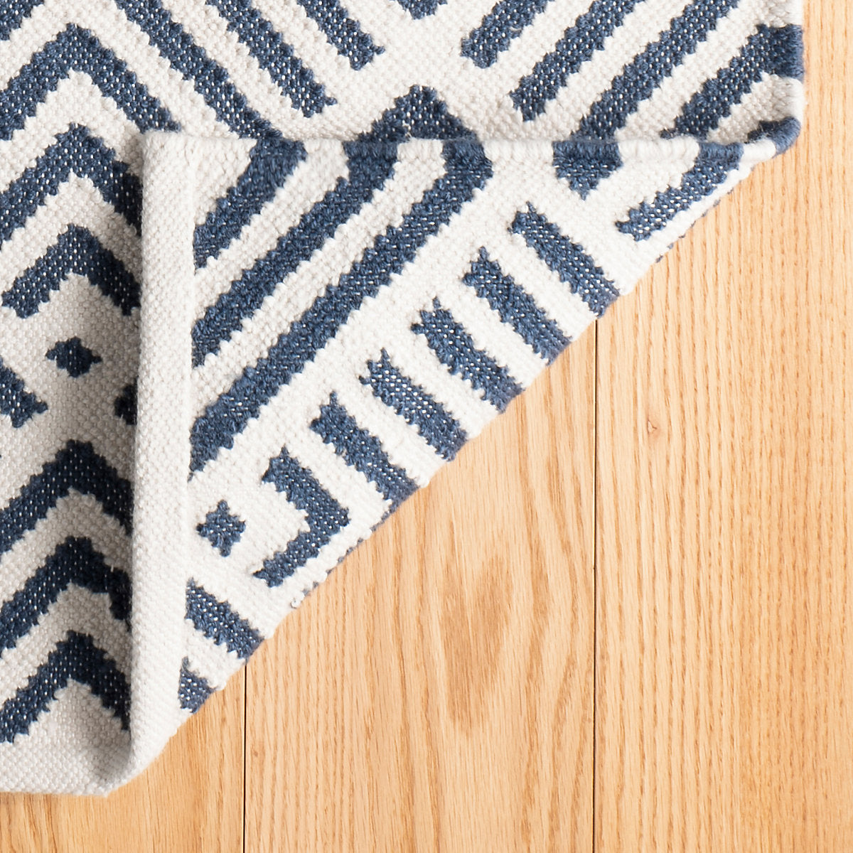 Cleo Handwoven Indoor/Outdoor Rug Willow Creek Designs