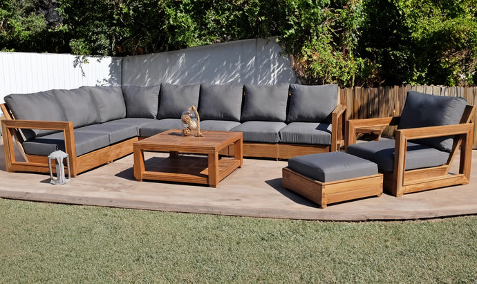 11 pc Chatsworth Teak Sectional with Coffee Table. Sunbrella Cushion