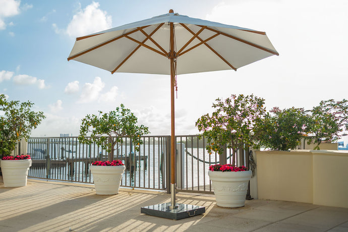 Bambrella 8.5' Round Levante Bamboo Pulley Lift No Tilt Umbrella