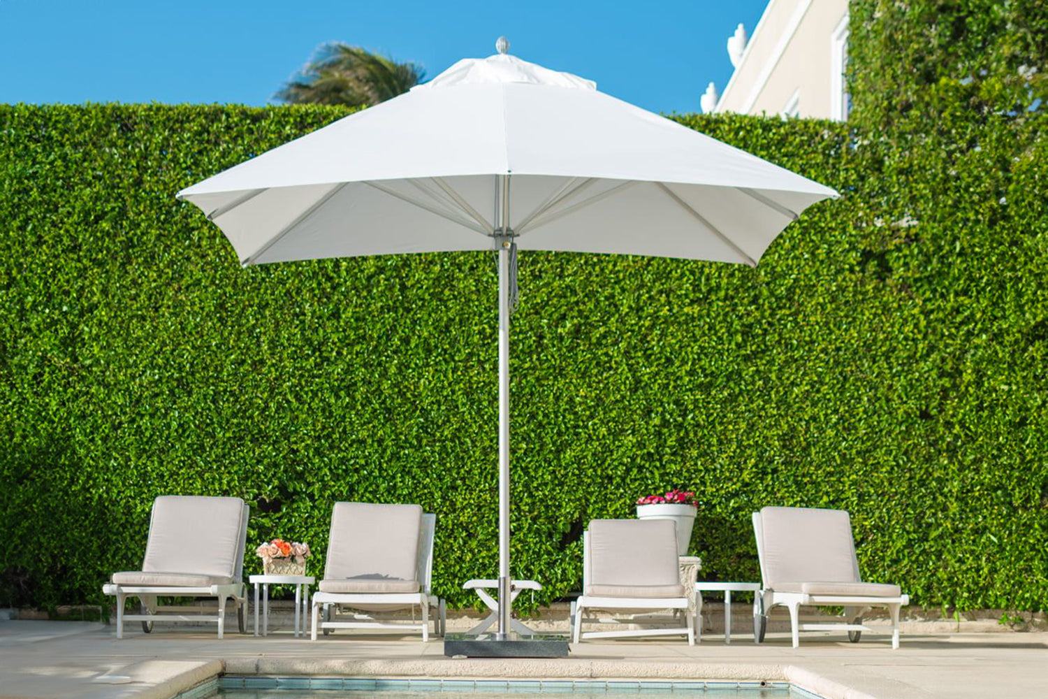Bambrella Hurricane 10' Market Umbrella; Ice White